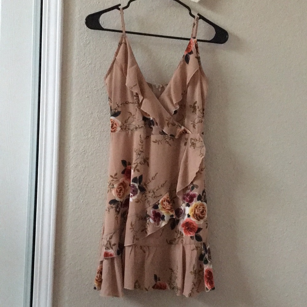 Missguided Strappy Floral Wrap Dress 🌹